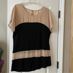 West Kei short sleeve blouse Size L